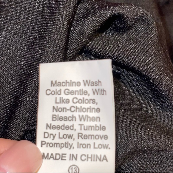 Black size medium romper - Picture 7 of 8